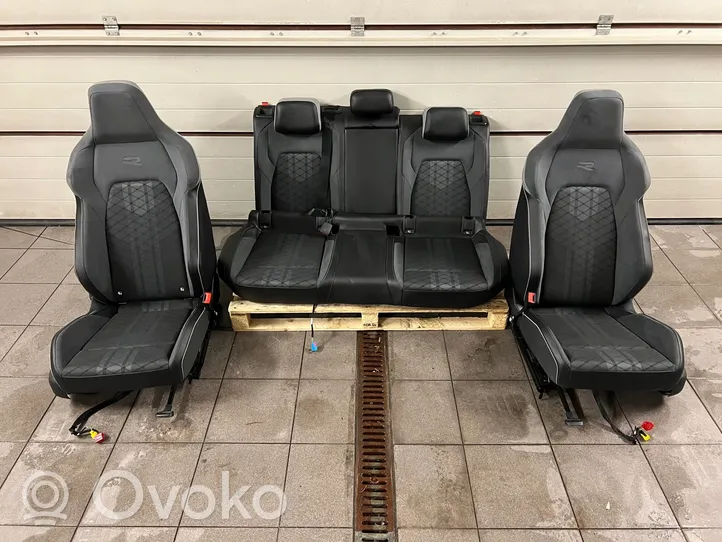 Volkswagen Golf VIII Seat set 