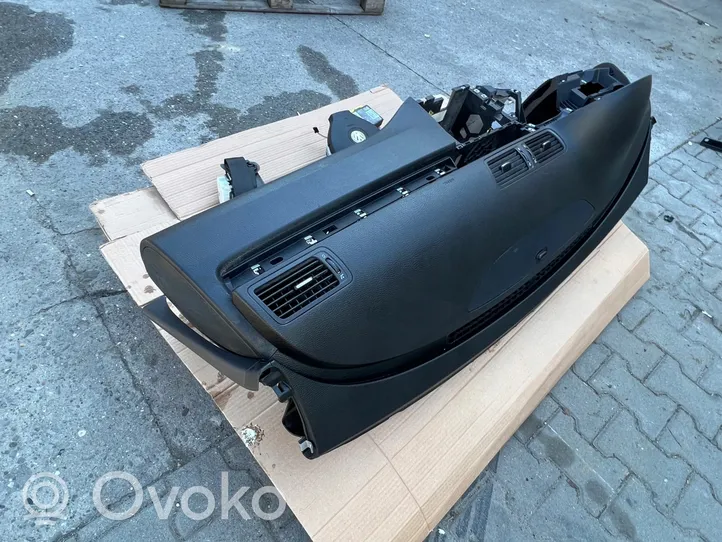 Volkswagen PASSAT B6 Dashboard 1K0971584L