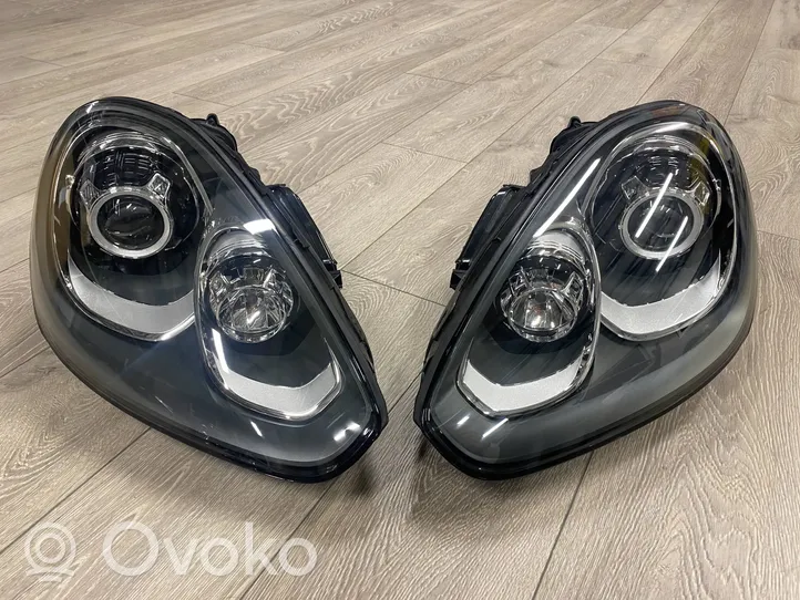 Porsche Cayenne (92A) Lampa przednia 7P5941752F