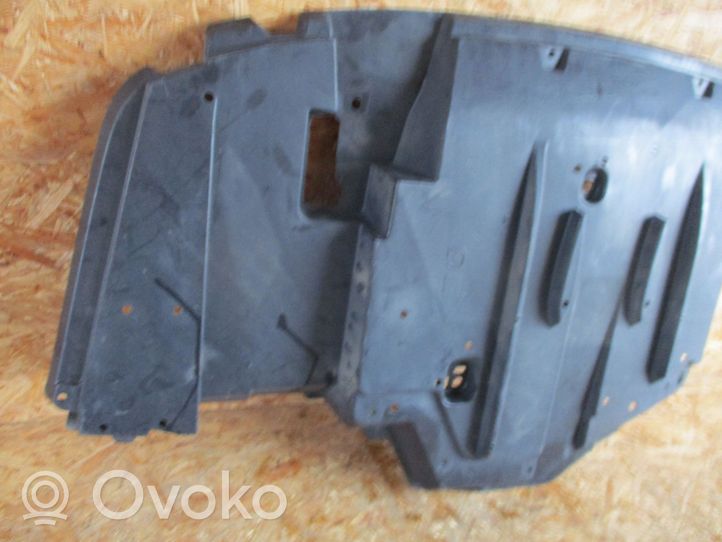 Toyota Auris E180 Osłona tylna podwozia pod bagażnik 5839902051