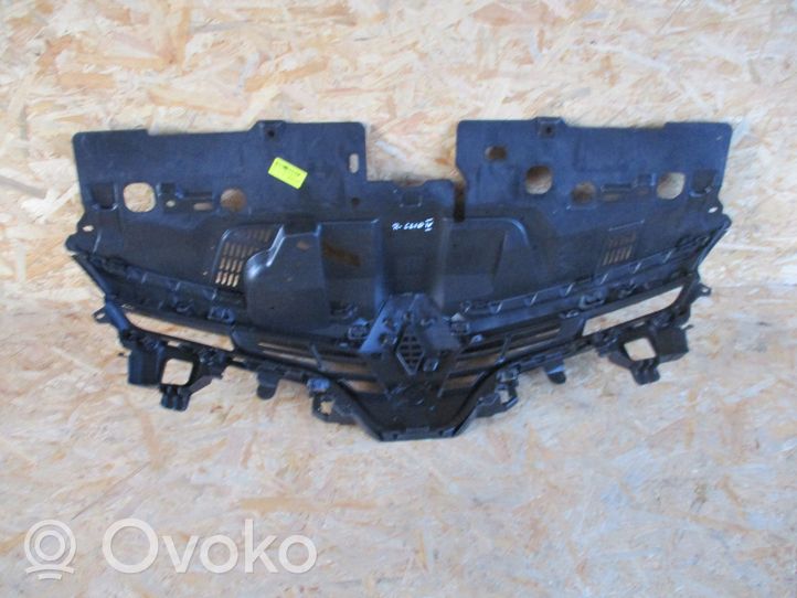 Renault Clio IV Etupuskurin ylempi jäähdytinsäleikkö 622563184R