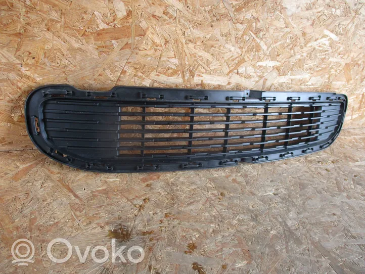 Renault Twingo III Front bumper lower grill 622546033R