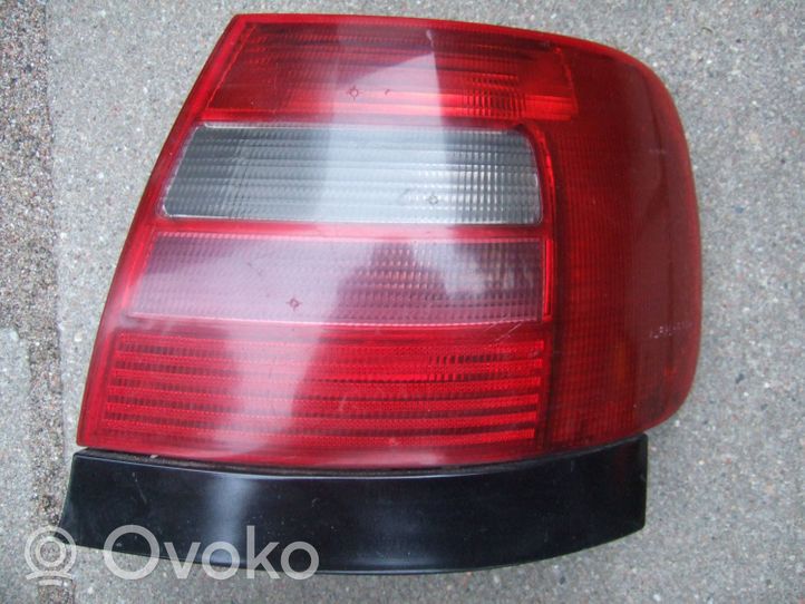 Audi A4 S4 B5 8D Lampa tylna 424981298