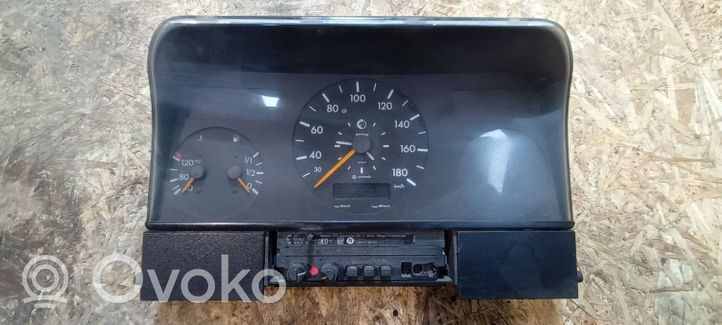 Mercedes-Benz Sprinter W901 W902 W903 W904 Tachimetro (quadro strumenti) 