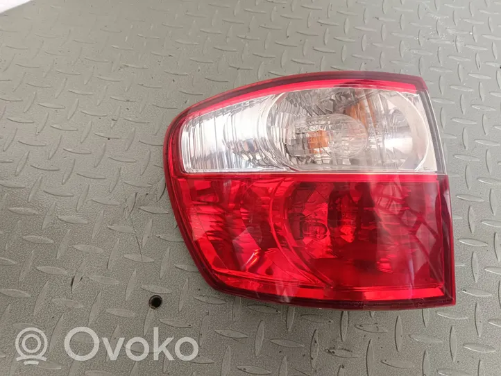 Toyota Corolla Verso E121 Lampa tylna 