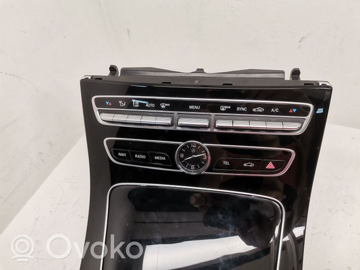 Mercedes-Benz E W213 Keskikonsoli A21354068227