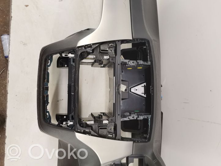 Mercedes-Benz GL X166 Armaturenbrett Cockpit 1646802287