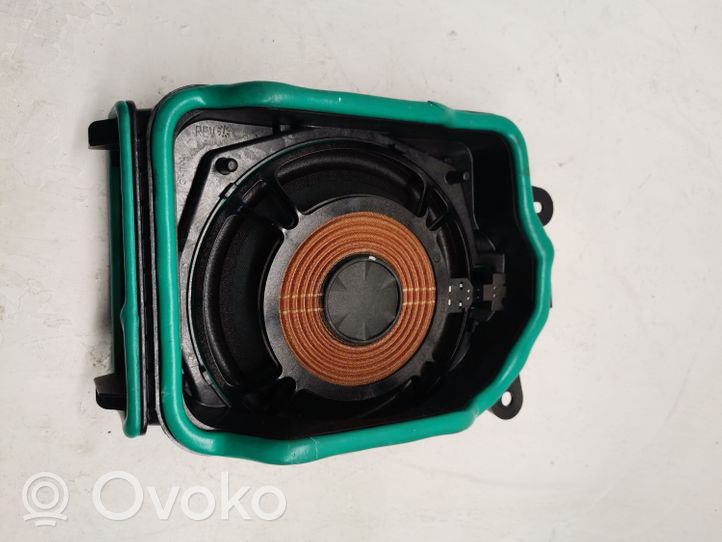 BMW 5 G30 G31 Subwoofer-bassokaiutin 6801075