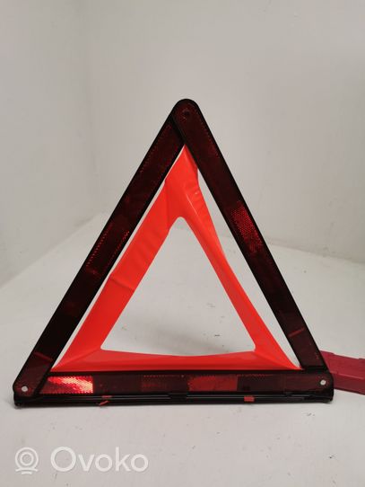 Mercedes-Benz C AMG W205 Emergency warning sign A1718900097