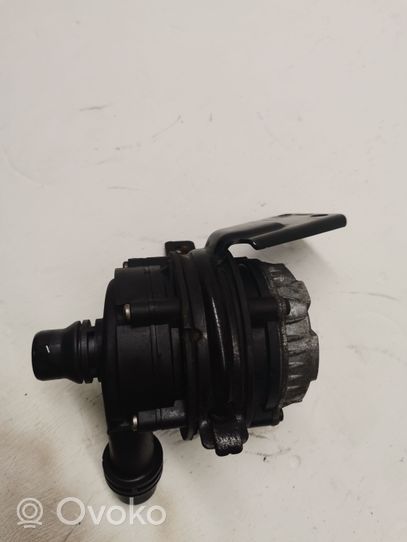 Mercedes-Benz E W213 Pompe à eau de liquide de refroidissement A0005002686