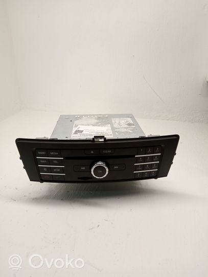 Mercedes-Benz GLE AMG (W166 - C292) Radio/CD/DVD/GPS-pääyksikkö A1669005420