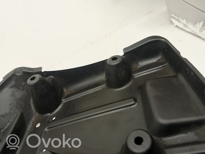 Maserati Levante Protezione inferiore del serbatoio del carburante 670107814