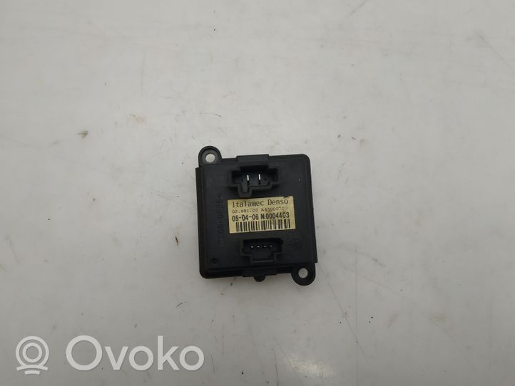 Citroen C4 I Lämpöpuhaltimen tuulettimen rele A43000700