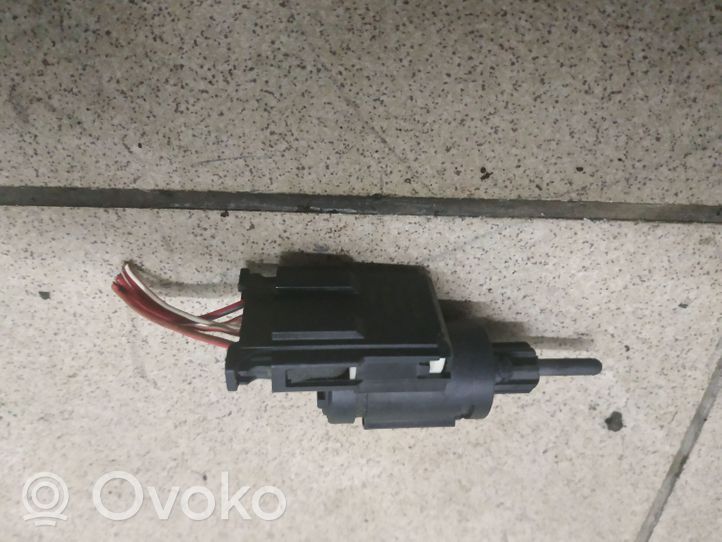 Volkswagen Phaeton Brake pedal sensor switch 3B0945511C