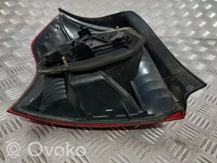 Toyota Corolla E120 E130 Lampa tylna 0251