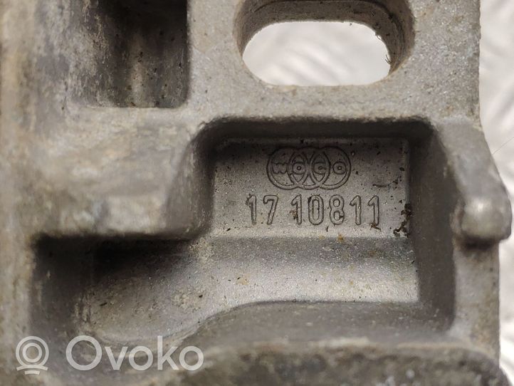 Volkswagen Golf V Moottorin kiinnikekorvake 1K0199555AC