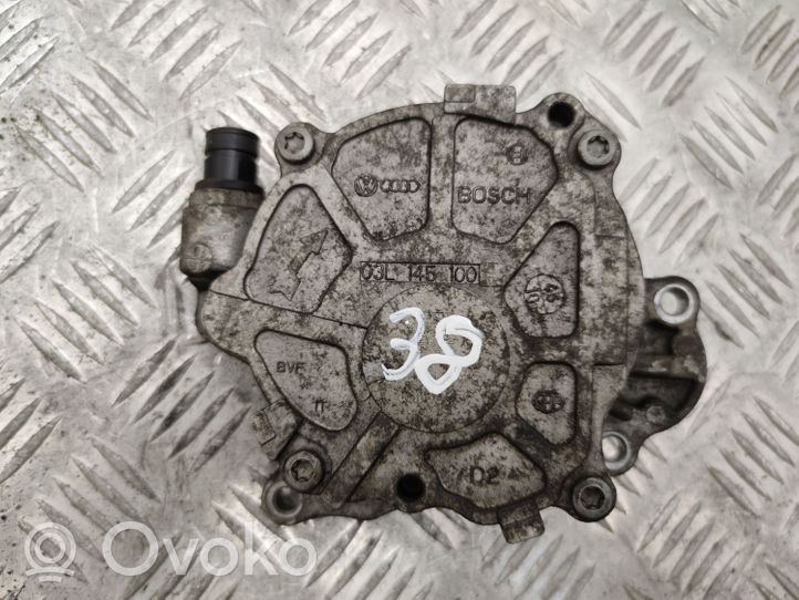 Volkswagen PASSAT B7 Pompa podciśnienia / Vacum 03L145100