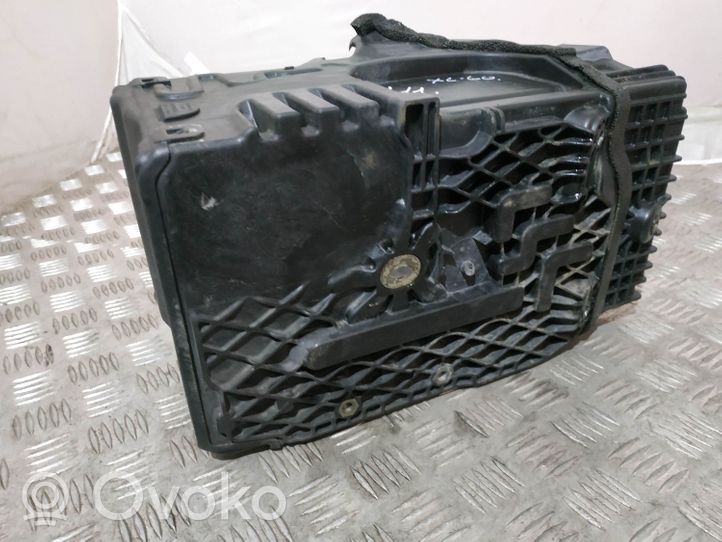 Volvo XC60 Akumulatora kaste 30716841