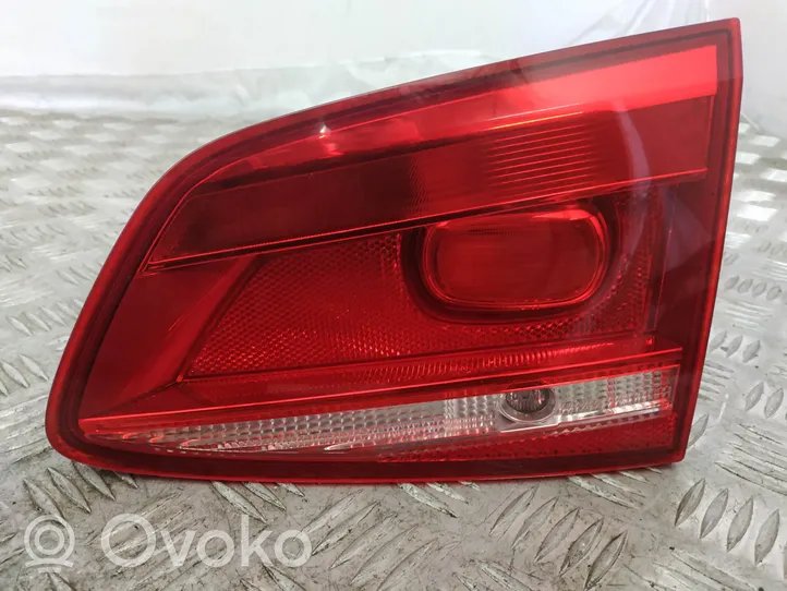 Volkswagen PASSAT B7 Aizmugurējais lukturis pārsegā 3AF945094L