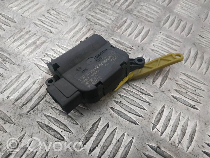 Volkswagen PASSAT B7 Intake manifold valve actuator/motor 1K2907511C