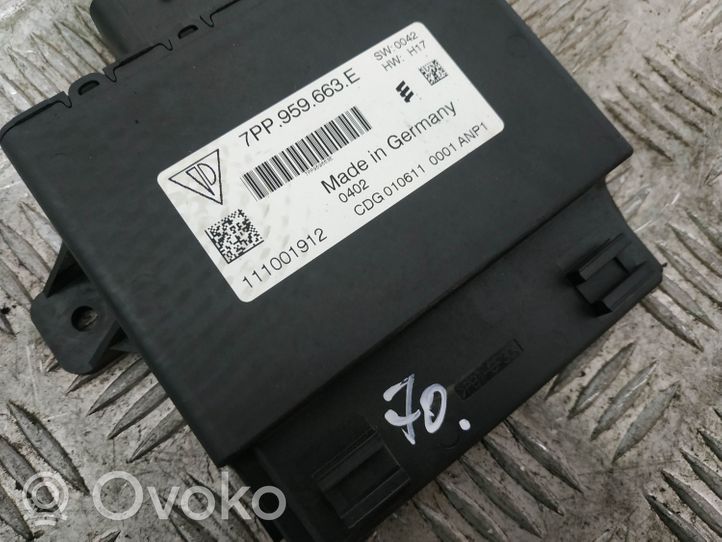 Volkswagen Touareg II Current control relay 7PP959663E