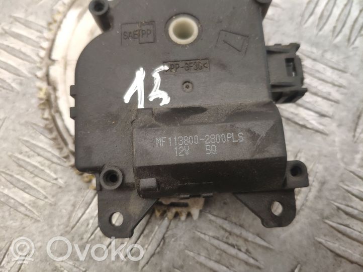 Toyota Auris E180 Oro kondicionieriaus oro srauto sklendės varikliukas MF1138002800