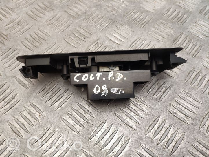 Mitsubishi Colt Interruttore di controllo dell’alzacristalli elettrico MR587944