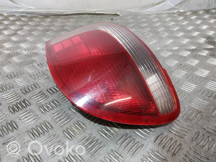 Toyota Yaris Lampa tylna 52004