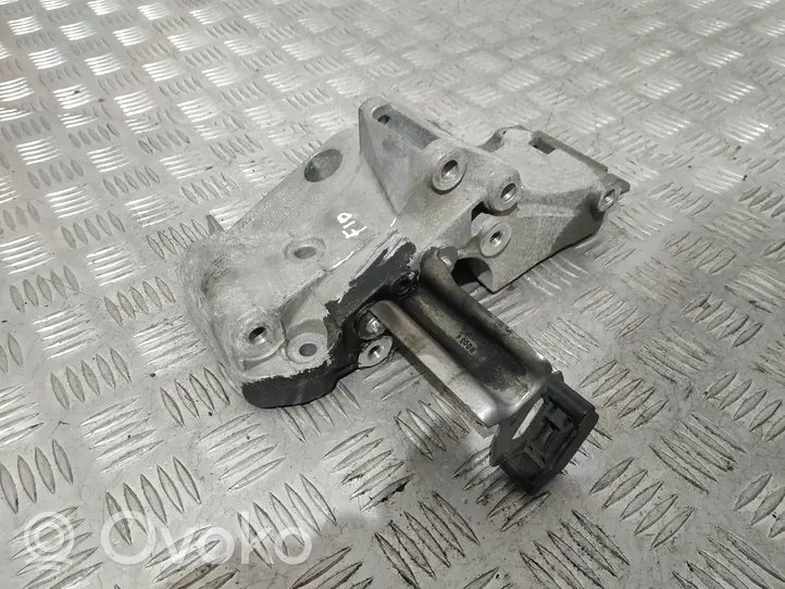 BMW 5 F10 F11 Generator/alternator bracket 7619250