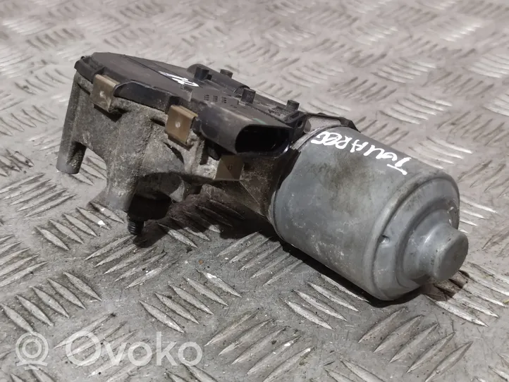 Volkswagen Touareg II Moteur d'essuie-glace 7P09551120