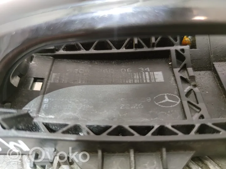 Mercedes-Benz C W204 Etuoven ulkokahva A2047600634