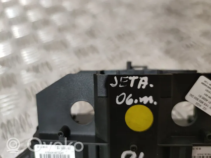 Volkswagen Jetta III Wiper turn signal indicator stalk/switch 1K0953513G