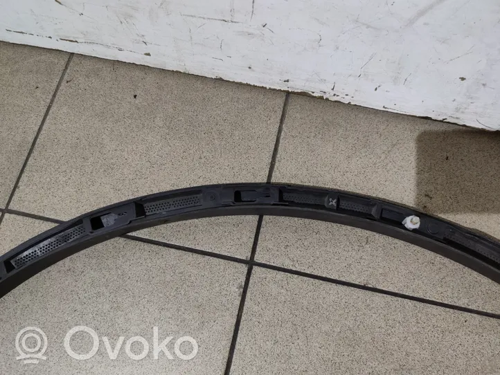 Volkswagen Touareg II Rear fender molding trim 