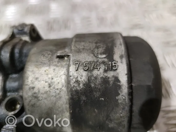 BMW 3 E90 E91 Öljynsuodattimen kannake 7574115