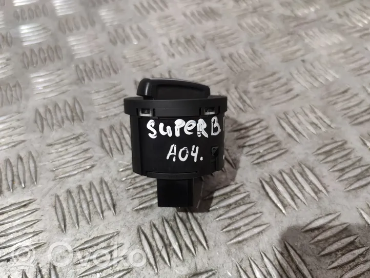 Skoda Superb B8 (3V) Šviesų jungtukas 3V0941431