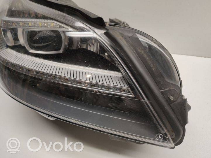 Mercedes-Benz CLS C218 X218 Lampa przednia A2188202459