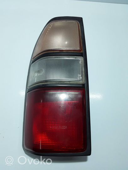 Toyota Land Cruiser (HDJ90) Lampa tylna 
