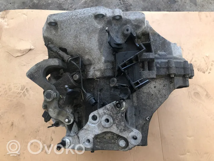 Volvo S60 Mechaninė 6 pavarų dėžė BG9R7002JCD