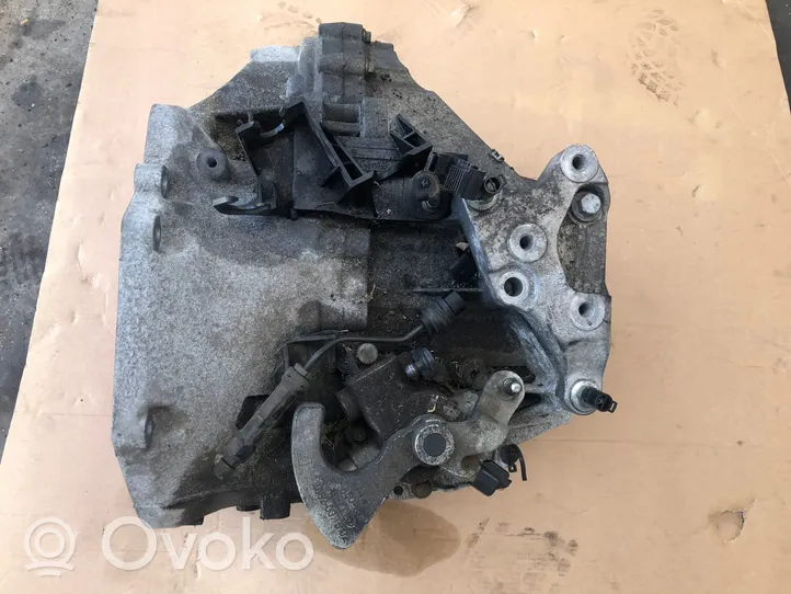 Volvo S60 Mechaninė 6 pavarų dėžė BG9R7002JCD