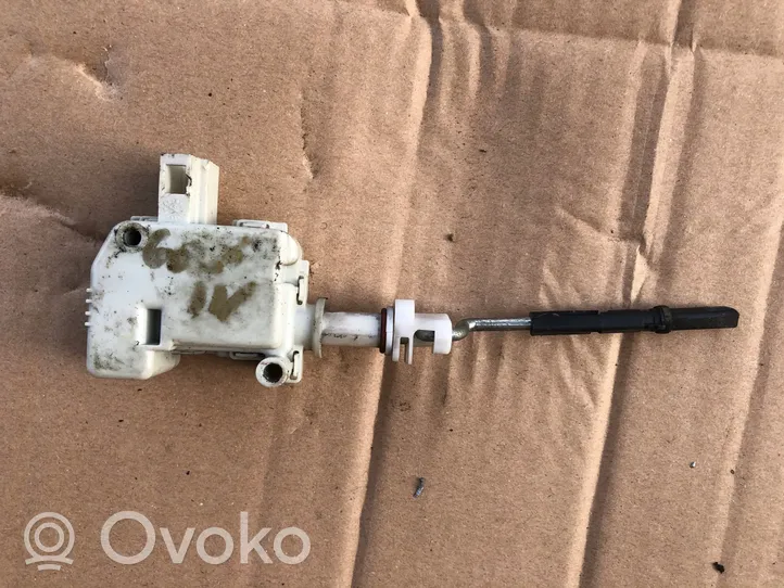 Volkswagen Golf IV Fuel tank cap lock motor 1j0810773