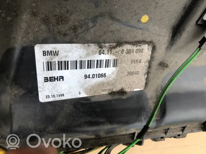 BMW 3 E46 Salono oro mazgo plastikinis korpusas 