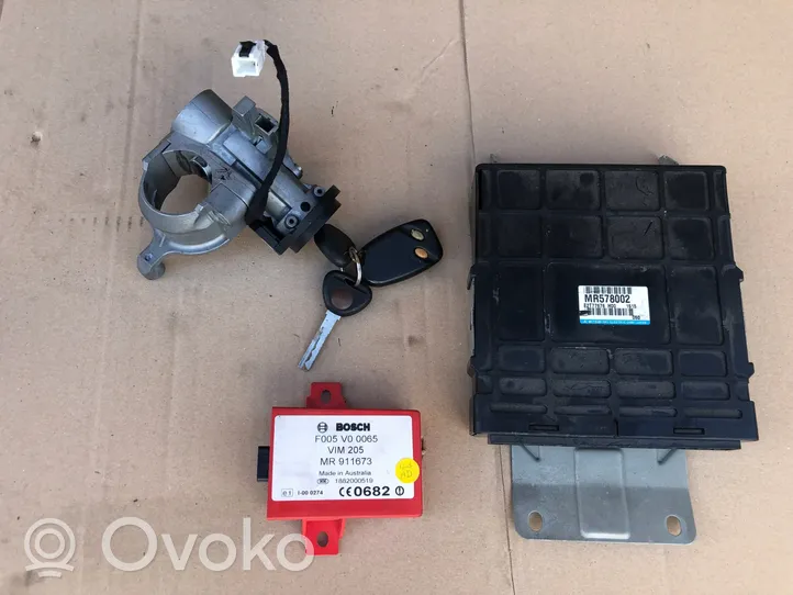 Mitsubishi Carisma Kit centralina motore ECU e serratura MR578002