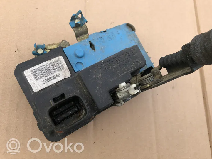 Volvo V70 Serrure de porte avant 30663040