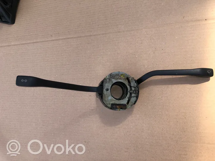 Volkswagen Polo II 86C 2F Wiper turn signal indicator stalk/switch 191953503F