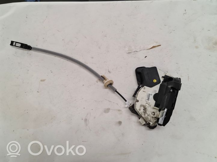 Volkswagen PASSAT B8 Front door lock motor 5E1837015