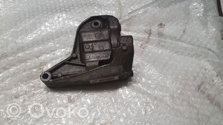 BMW 3 E90 E91 Ohjaustehostimen pumpun kannake 7692974546