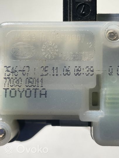Toyota Avensis T250 Verrouillage du bouchon du réservoir de carburant 7703005011