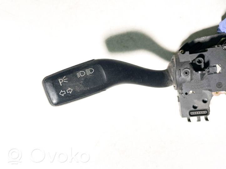 Audi A4 S4 B6 8E 8H Leva/interruttore dell’indicatore di direzione e tergicristallo 8E0953549L