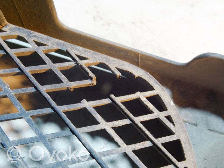 Mitsubishi Galant Grille de calandre avant MR192681