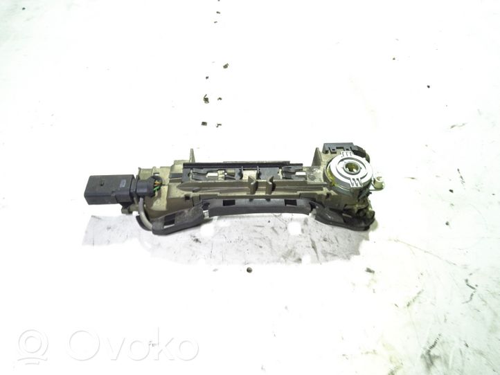 Audi A3 S3 8L Front door exterior handle/bracket 8L4837064A